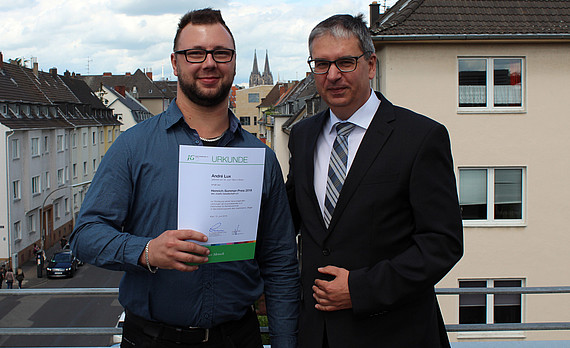 Preisträger André Lux mit Andreas Rieß, Geschäftsführer der Josefs-Gesellschaft
