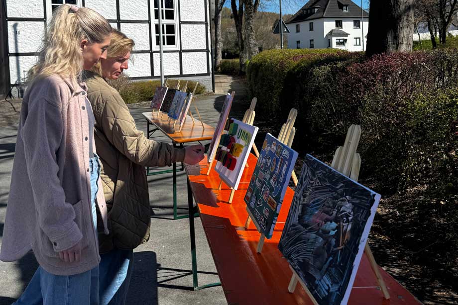 Kunstaustellung "Jung trifft Alt"