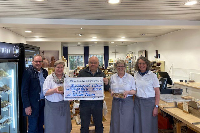 Großzügige Spende für die Reitherapie im Josefsheim