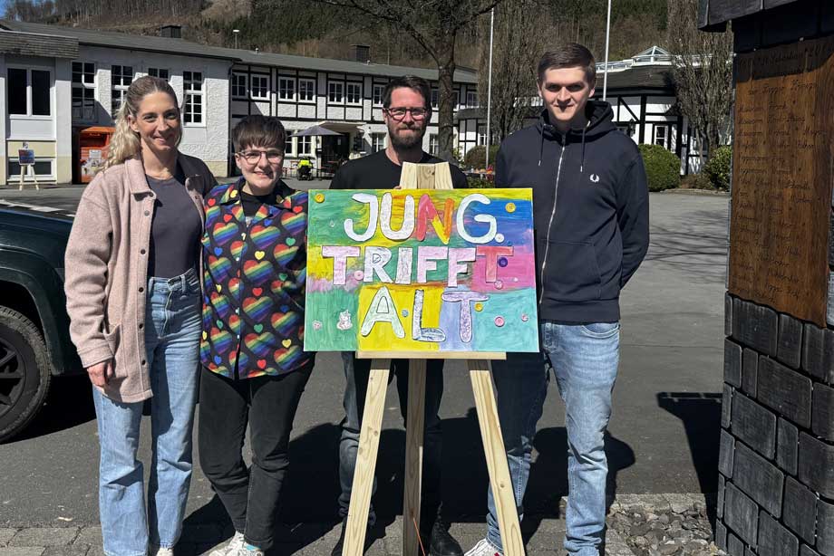 Kunstaustellung "Jung trifft Alt"